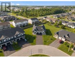 52 WHITCOMB CRESCENT, Smiths Falls, Ontario