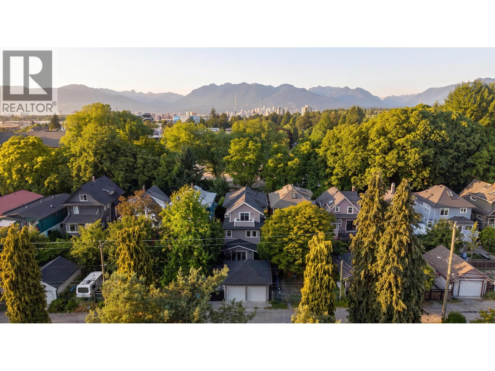 1372 E 10th Avenue, Vancouver, British Columbia  V5N 1X3 - Photo 3 - R3142093