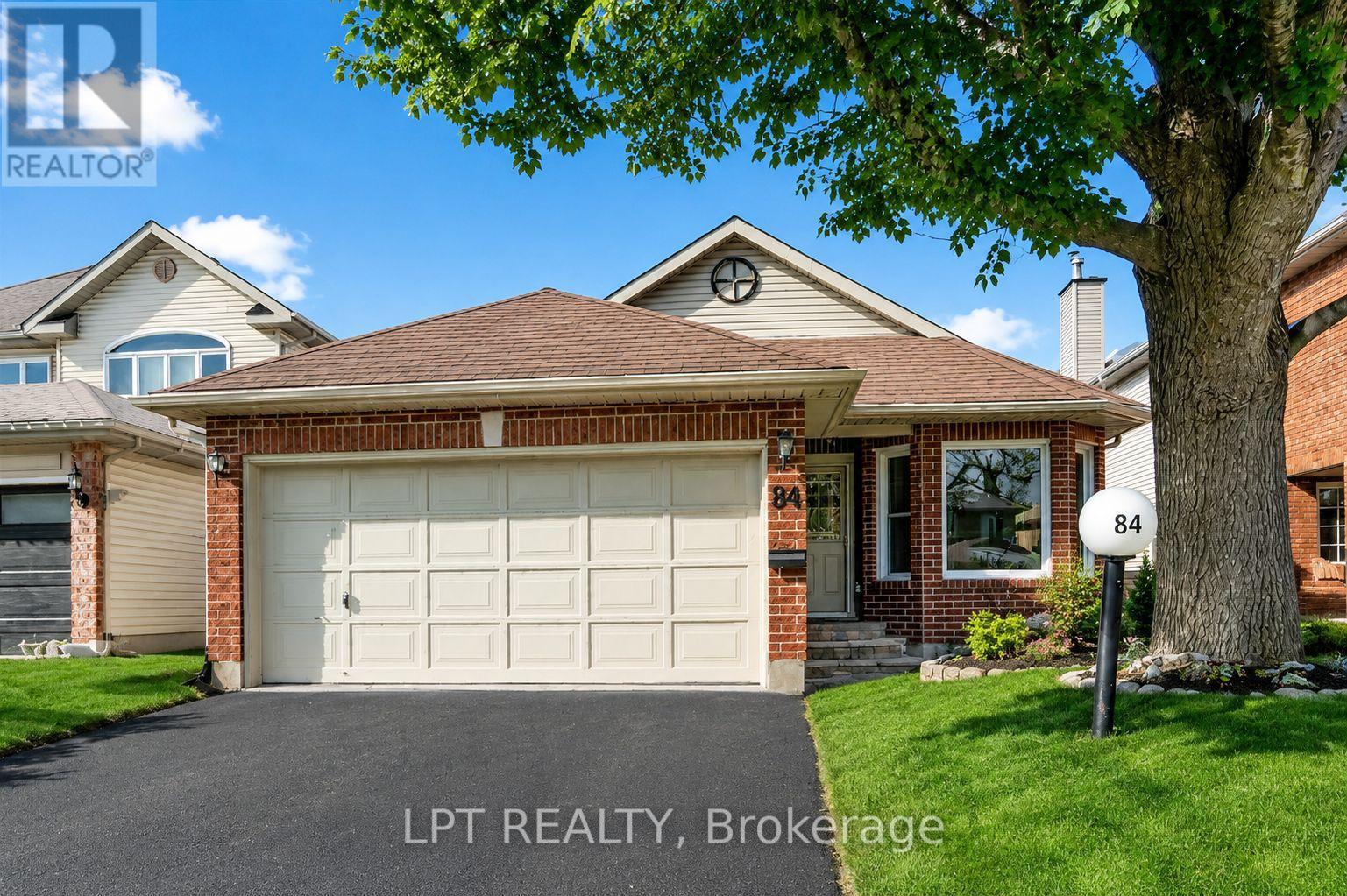 84 NEWBOROUGH CRESCENT, Ottawa, Ontario