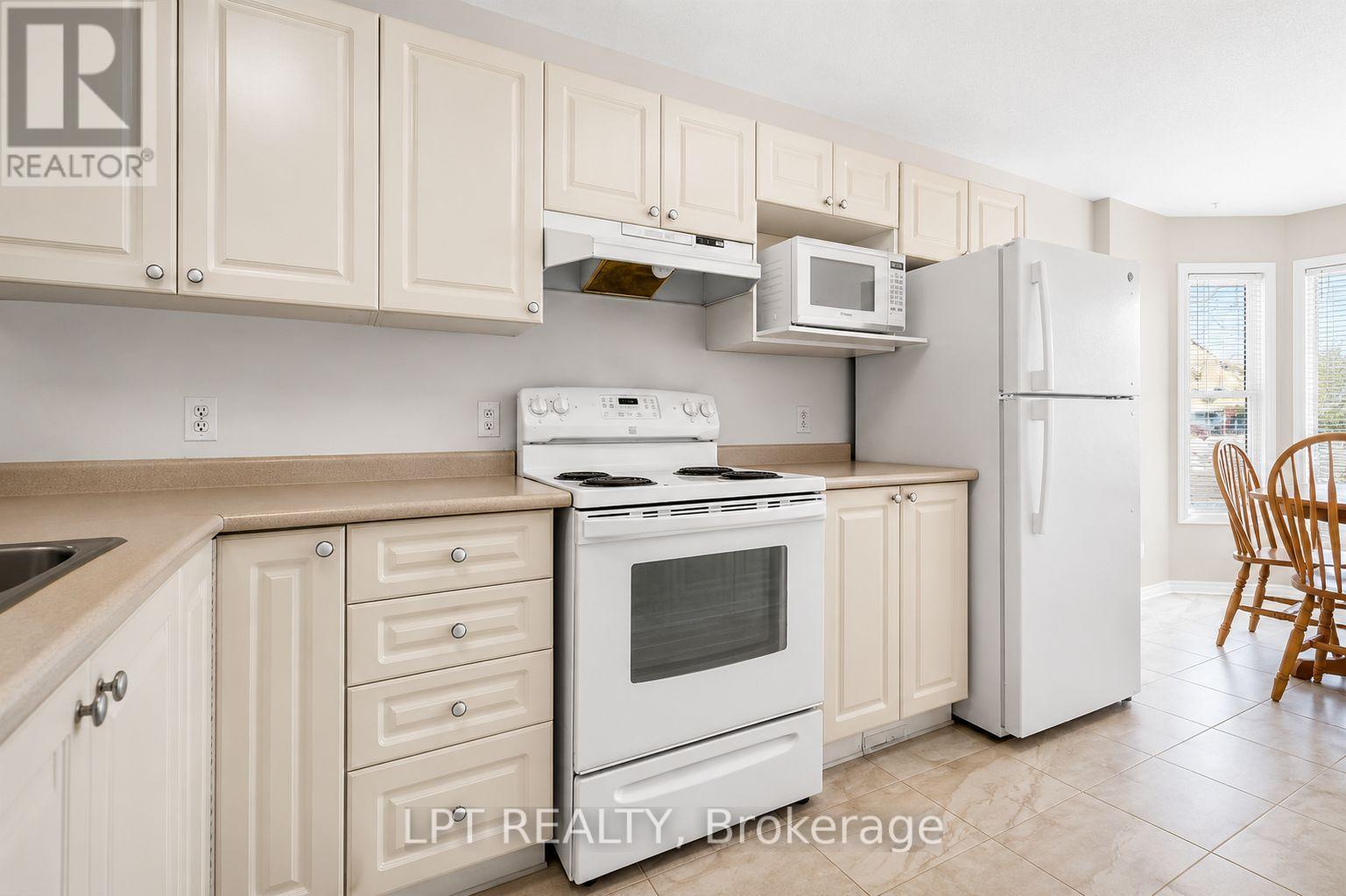 84 Newborough Crescent, Ottawa, Ontario  K2G 6A9 - Photo 4 - X13523318