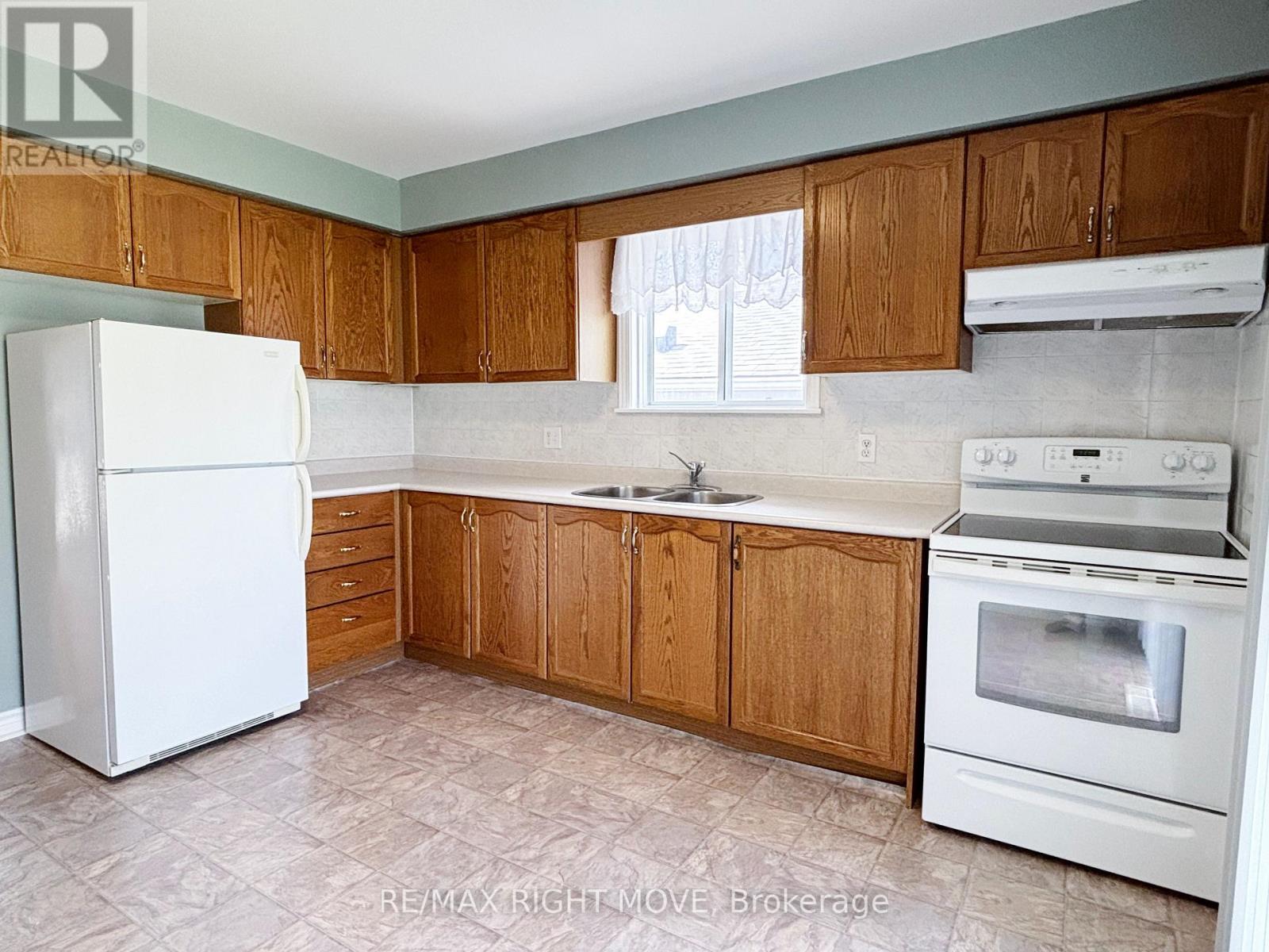 20 Christine Place, Orillia, Ontario  L3V 7P1 - Photo 5 - S13473190