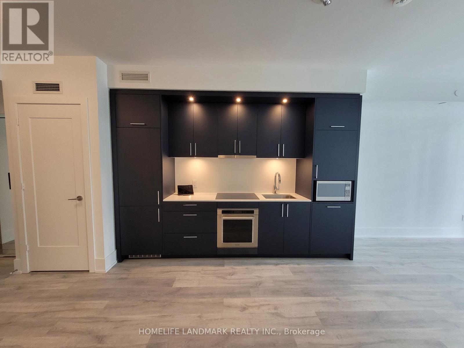 1810 - 480 FRONT STREET W