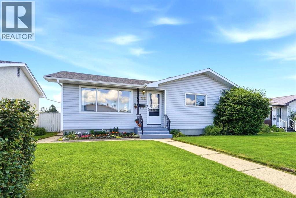 22 Fir Street, Red Deer, Alberta  T4N 4Y2 - Photo 1 - A2326583