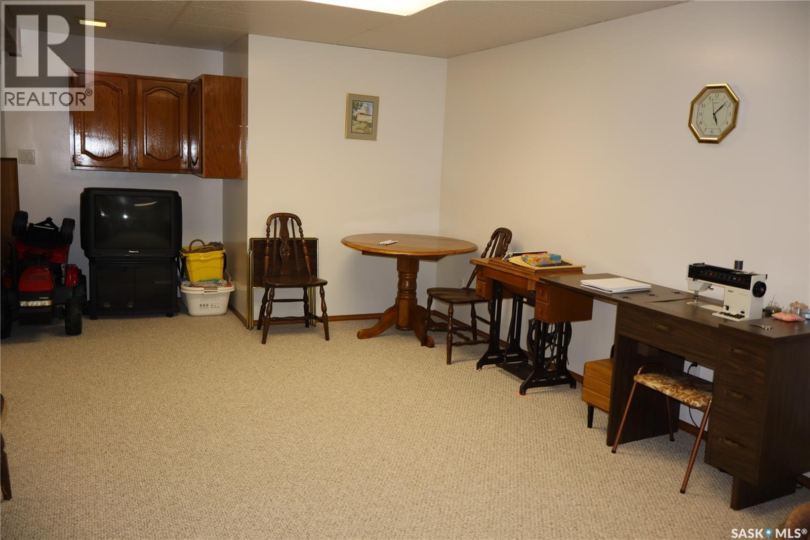 407 7th Avenue E, Assiniboia, Saskatchewan  S0H 0B0 - Photo 20 - SK041504