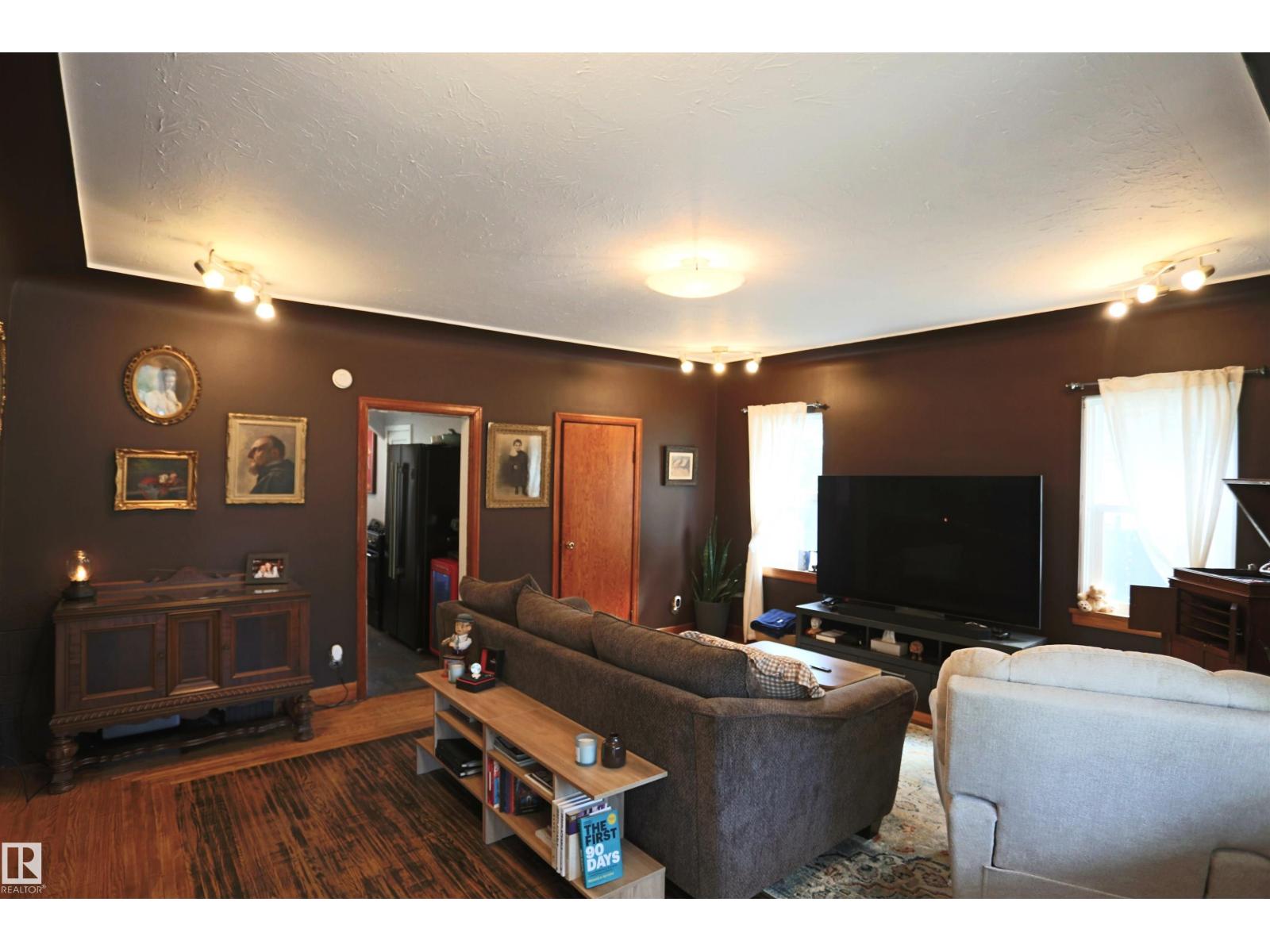 4807 53 Av, Stony Plain, Alberta  T7Z 1C5 - Photo 5 - E4497151