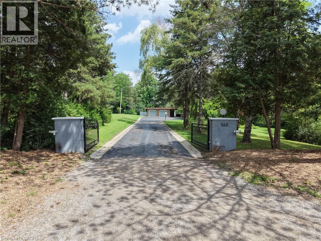 560 CRANE Court, Burlington, Ontario