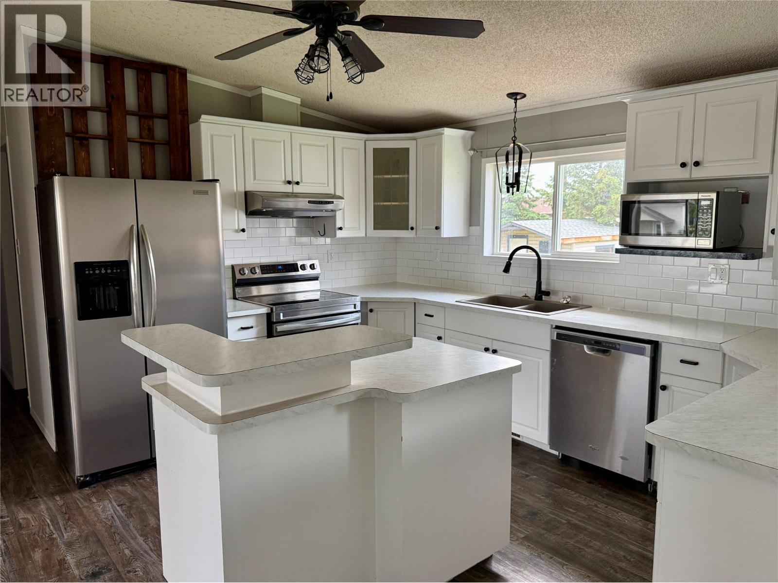 500 99 Avenue, Dawson Creek, British Columbia  V1G 1T3 - Photo 4 - 10393504