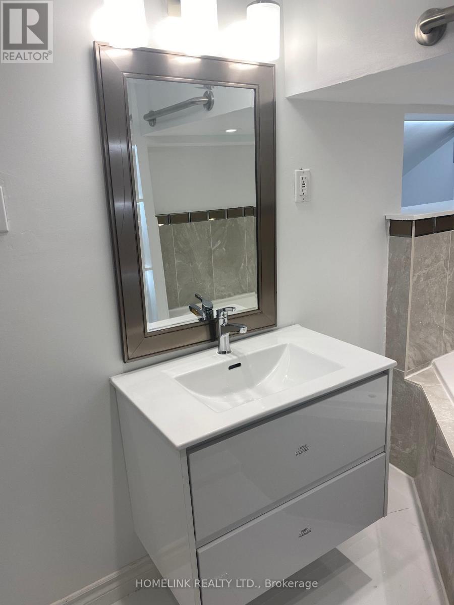 1115 Silverfox Court, Oshawa, Ontario  L1K 2T9 - Photo 16 - E13523484
