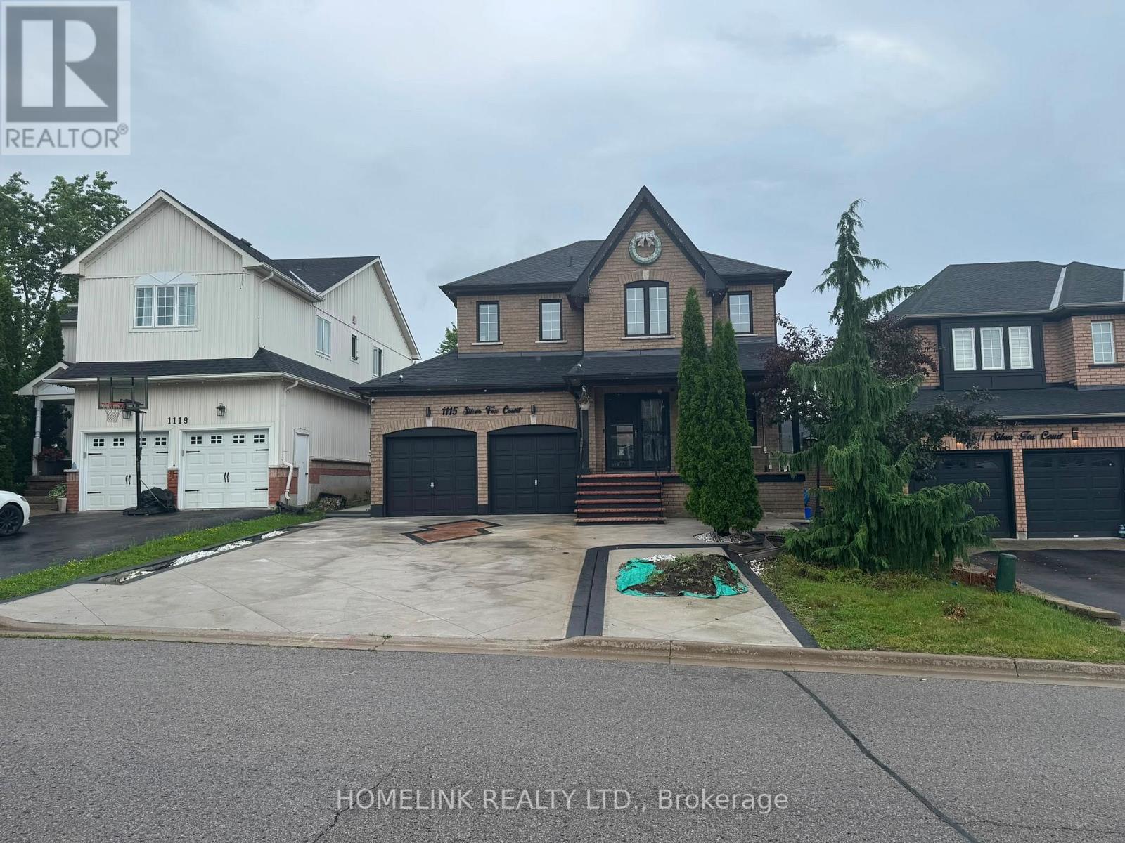 1115 Silverfox Court, Oshawa, Ontario  L1K 2T9 - Photo 2 - E13523484