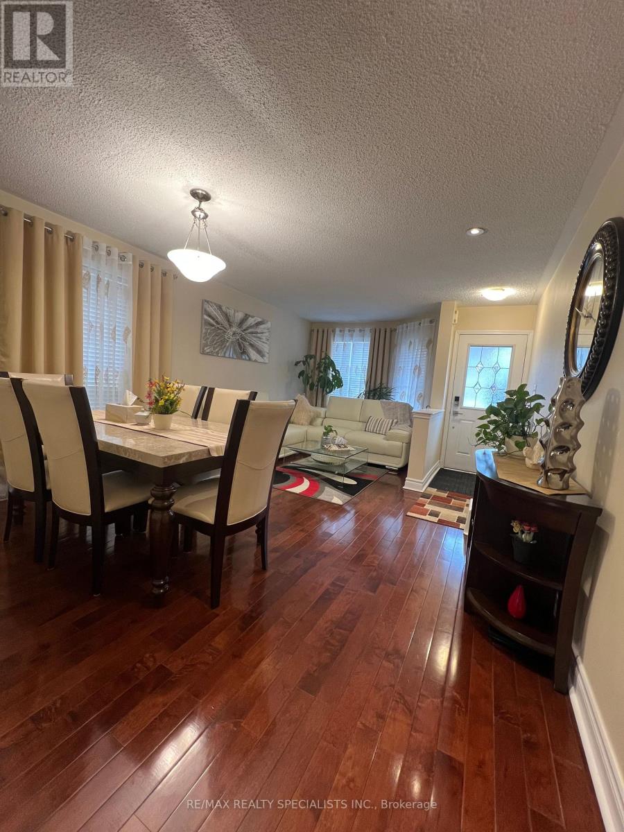 860 Luxton Drive, Milton, Ontario  L9T 6Y4 - Photo 6 - W13422030
