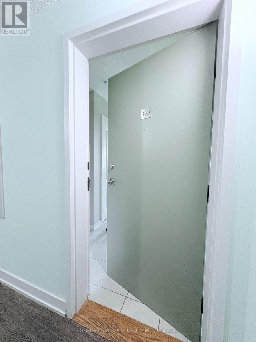 2310 - 6 Dayspring Circle, Brampton, Ontario  L6P 2Z6 - Photo 2 - W13508068