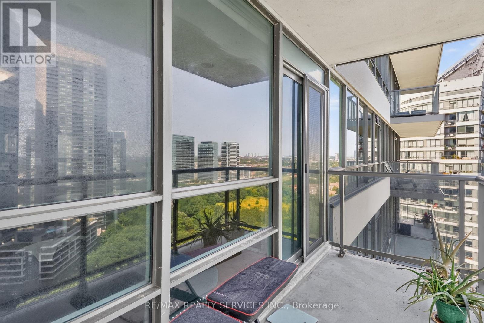 2405 - 2230 Lakeshore Boulevard W, Toronto, Ontario  M8V 0B2 - Photo 25 - W13523404