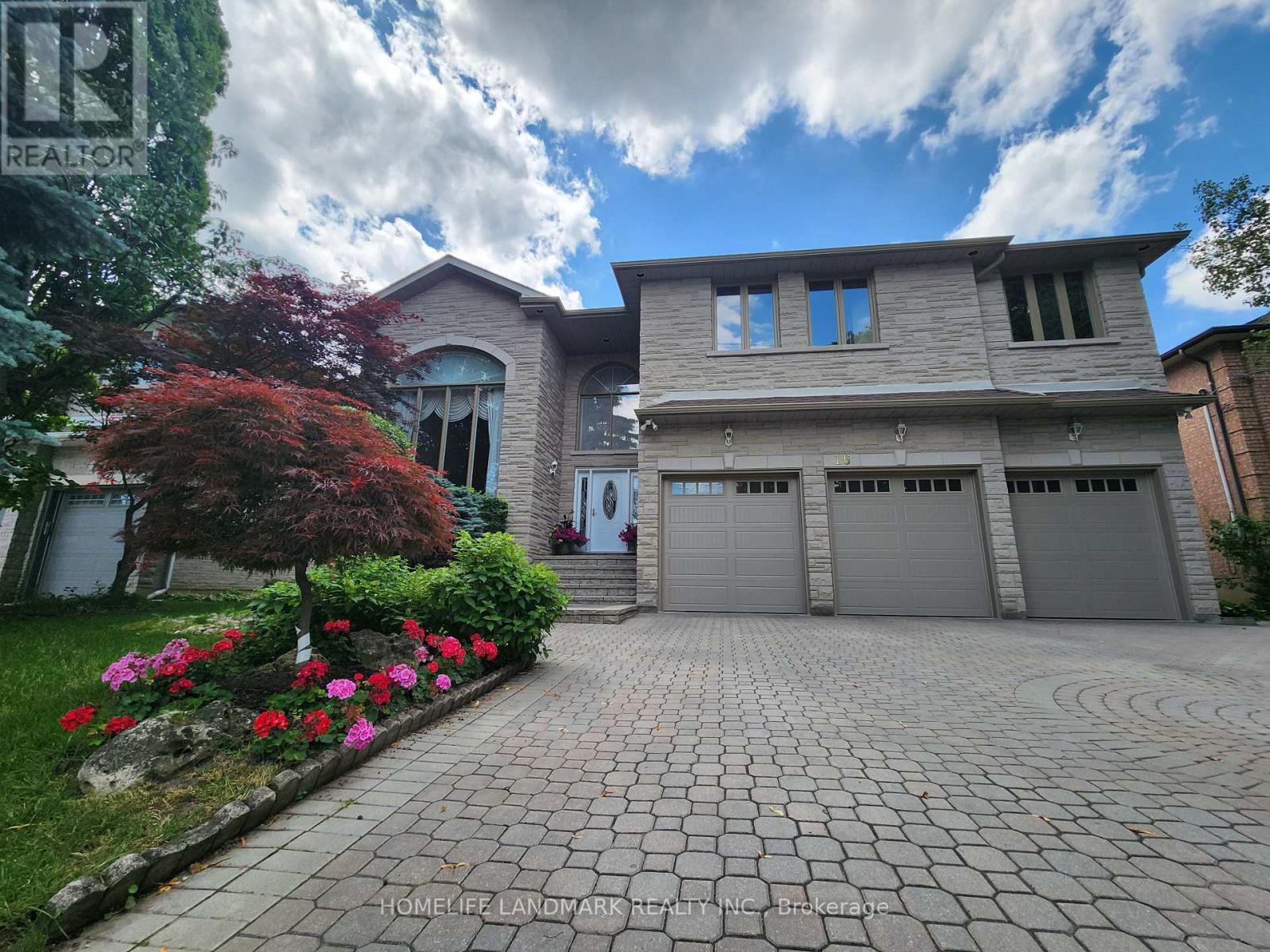 16 Lawnview Drive, Toronto, Ontario  M2N 5J8 - Photo 2 - C13516622