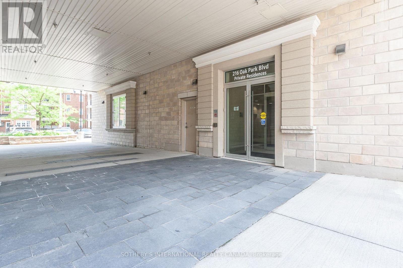 315 - 216 Oak Park Boulevard, Oakville, Ontario  L6H 0K3 - Photo 3 - W13523530