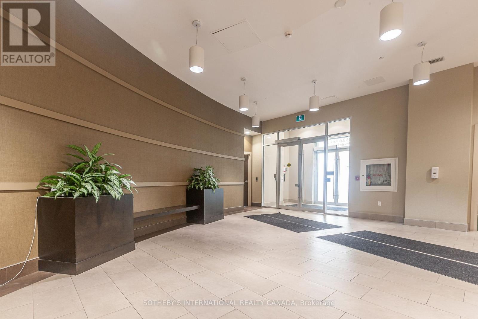315 - 216 Oak Park Boulevard, Oakville, Ontario  L6H 0K3 - Photo 4 - W13523530