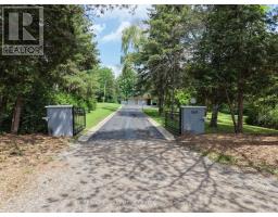 560 CRANE COURT, Burlington, Ontario