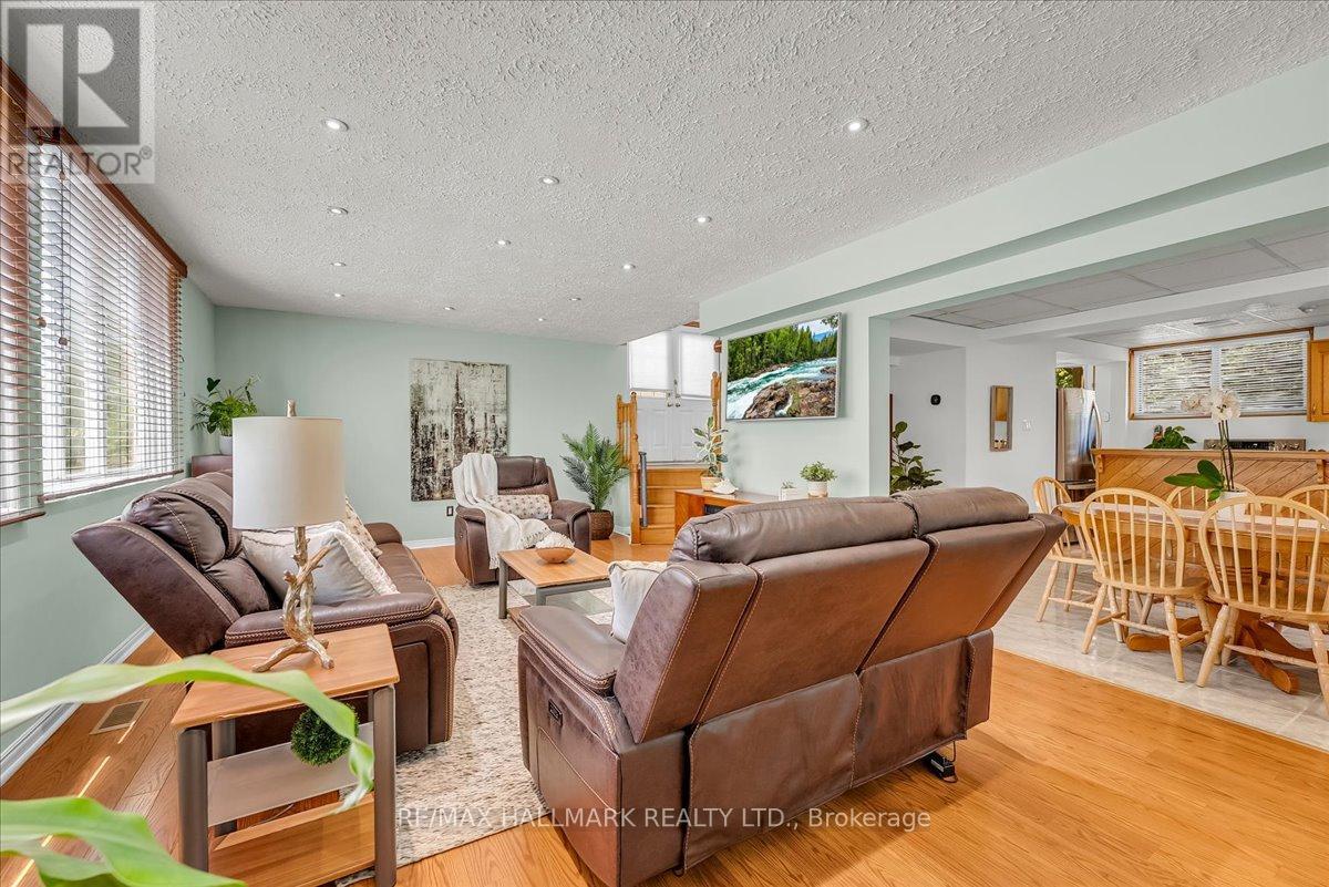 433 Seabourne Drive, Oakville, Ontario  L6L 4E9 - Photo 7 - W13523556
