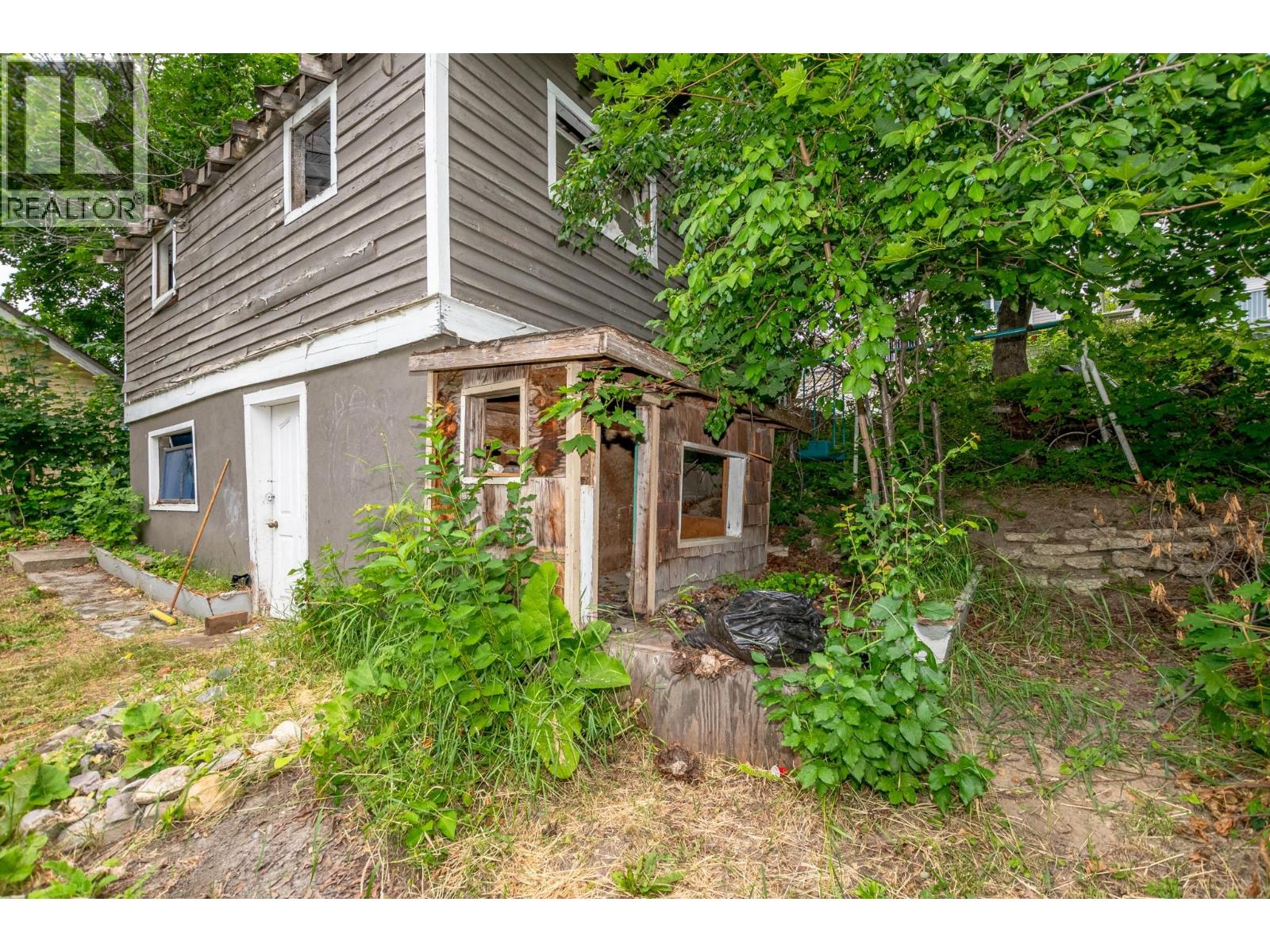 630 5 Street SE, Salmon Arm, British Columbia  V1E 4G2 - Photo 33 - 10393351