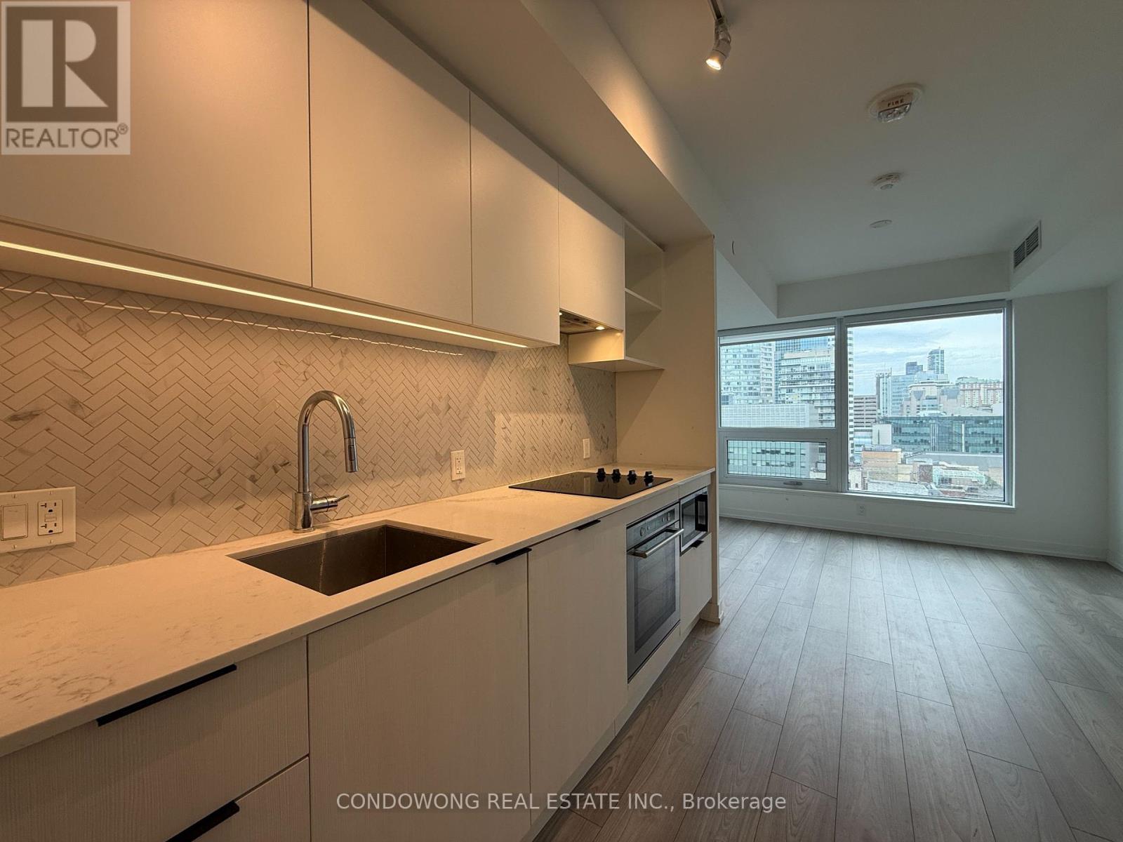 1607 - 82 DALHOUSIE STREET, Toronto, Ontario