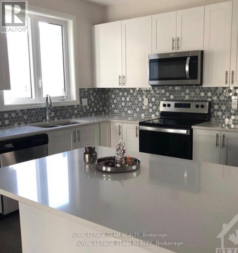 514 Loury Row, Ottawa, Ontario  K1W 0M7 - Photo 4 - X13523672
