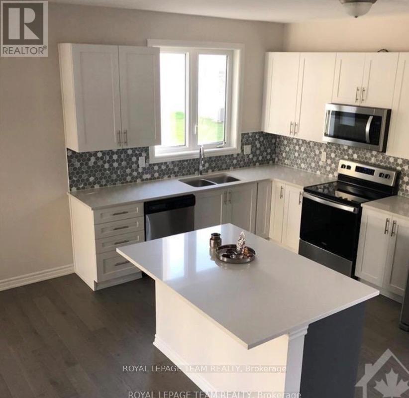 514 Loury Row, Ottawa, Ontario  K1W 0M7 - Photo 8 - X13523672