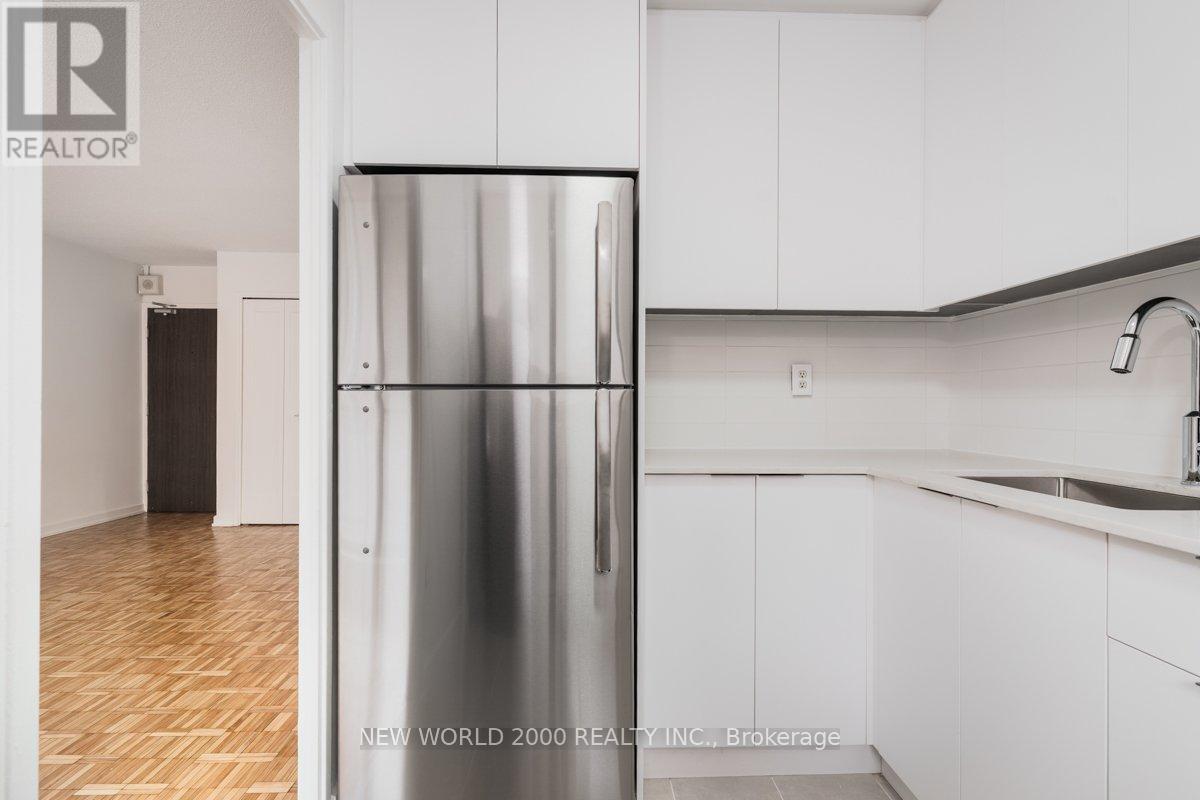 1901 - 101 Roehampton Avenue, Toronto, Ontario  M4P 2W2 - Photo 6 - C13523688