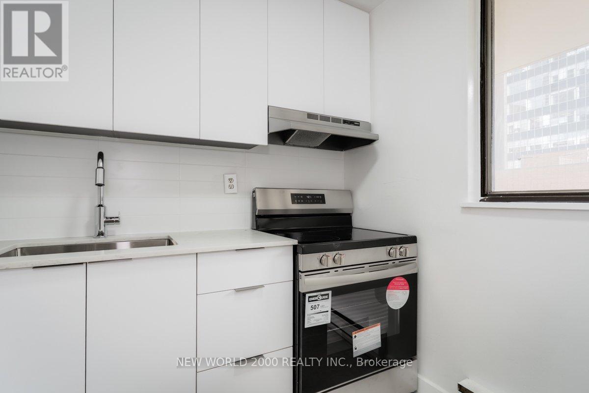 1901 - 101 Roehampton Avenue, Toronto, Ontario  M4P 2W2 - Photo 7 - C13523688