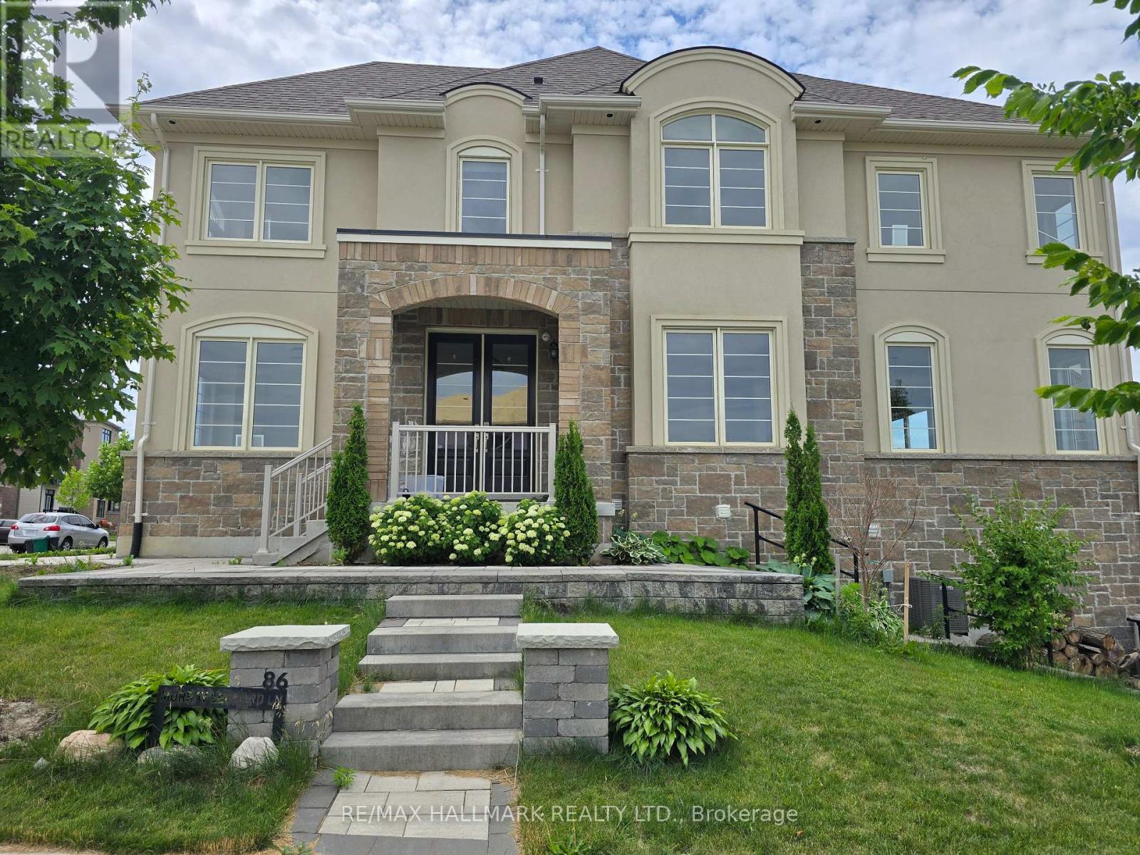 86 MURRAY LEONARD LANE, East Gwillimbury, Ontario