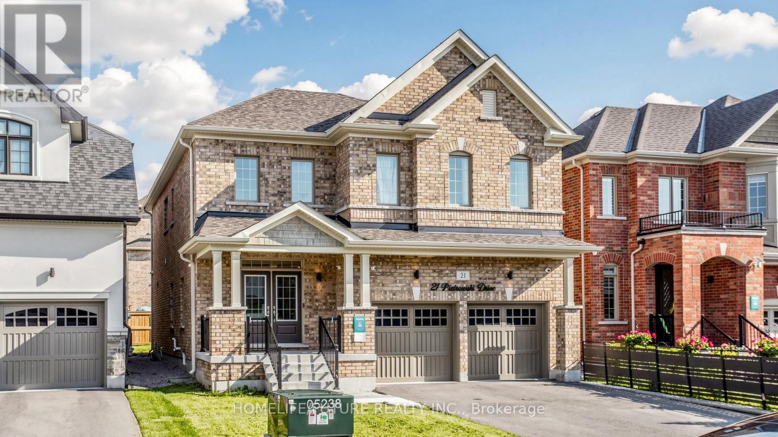 21 Pietrowski Drive, Georgina, Ontario  L4P 0J7 - Photo 3 - N13523536