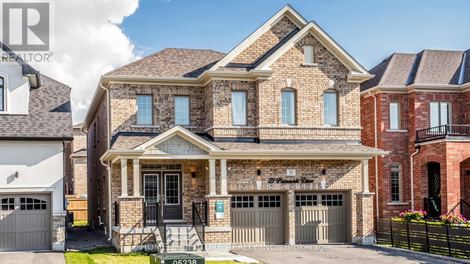 21 Pietrowski Drive, Georgina, Ontario  L4P 0J7 - Photo 4 - N13523536