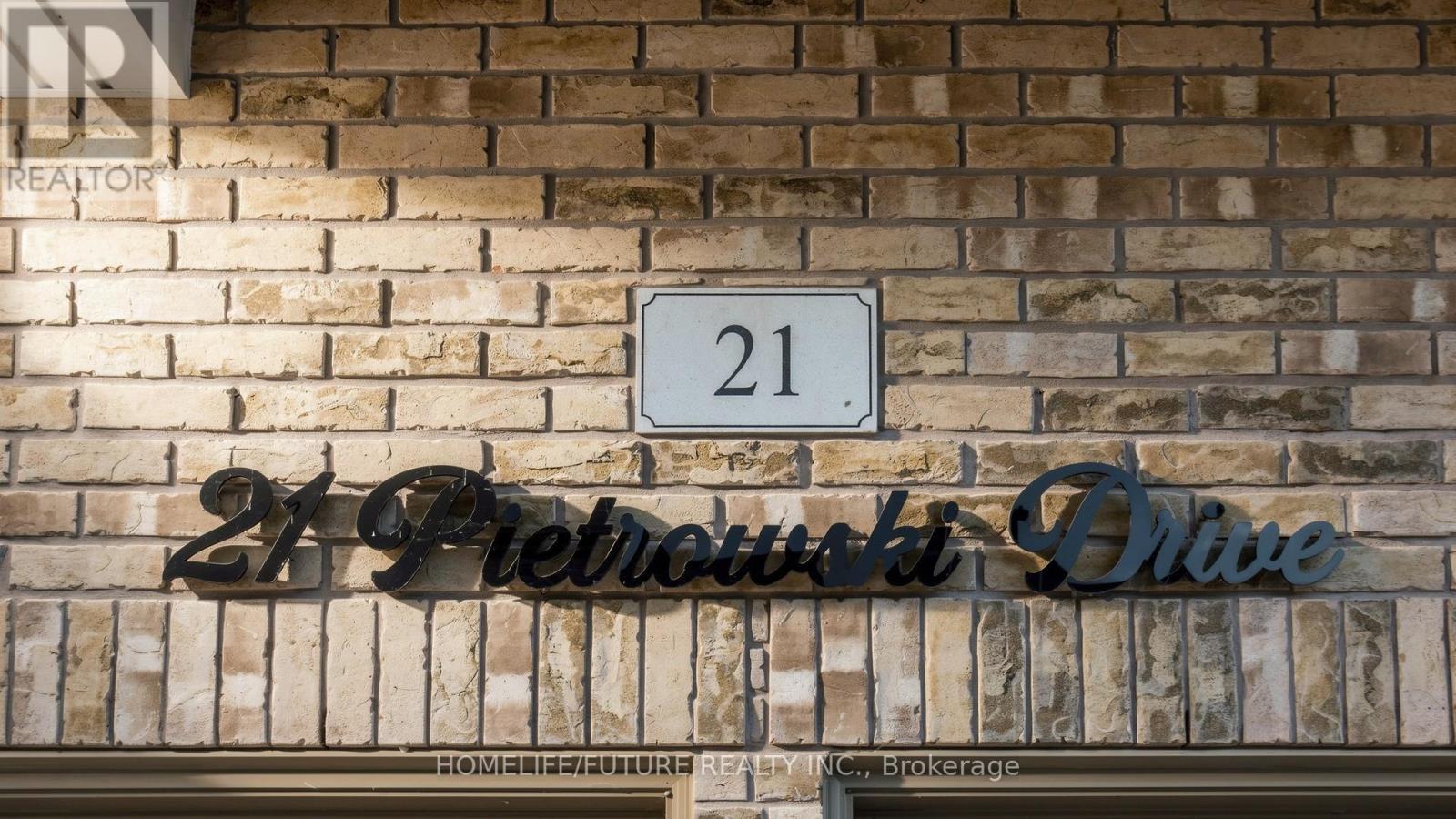 21 Pietrowski Drive, Georgina, Ontario  L4P 0J7 - Photo 5 - N13523536