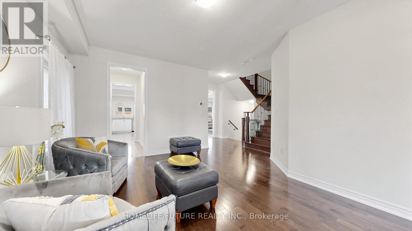 21 Pietrowski Drive, Georgina, Ontario  L4P 0J7 - Photo 9 - N13523536