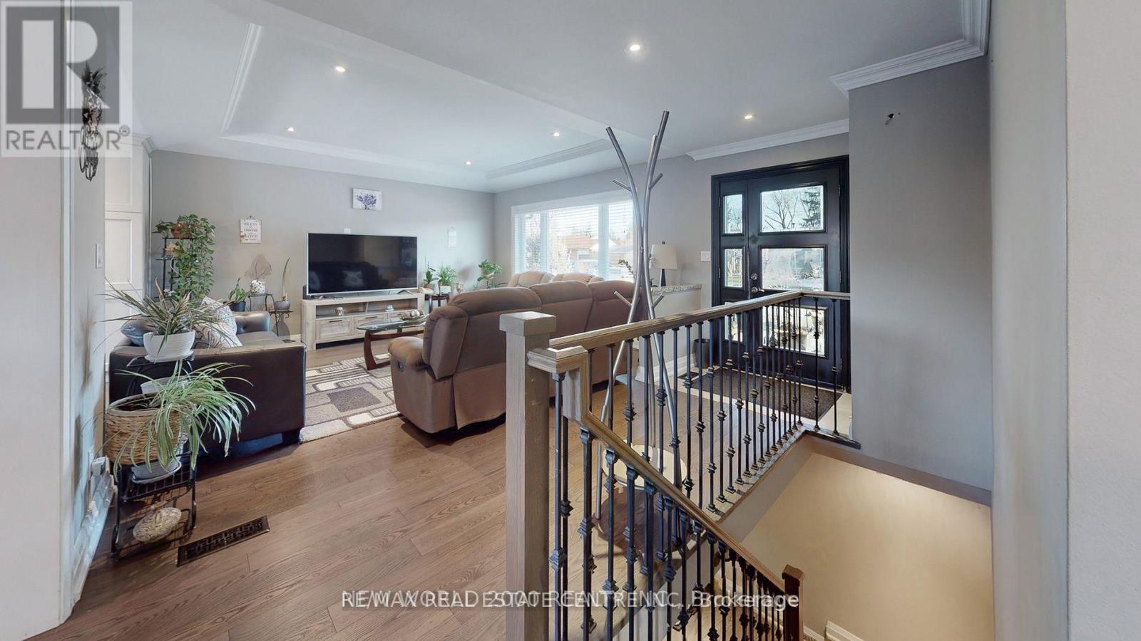 10 Suburban Drive, Mississauga, Ontario  L5N 1G5 - Photo 16 - W13523644