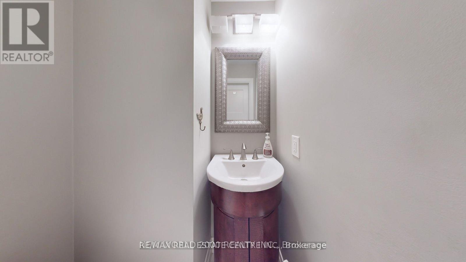 10 Suburban Drive, Mississauga, Ontario  L5N 1G5 - Photo 17 - W13523644
