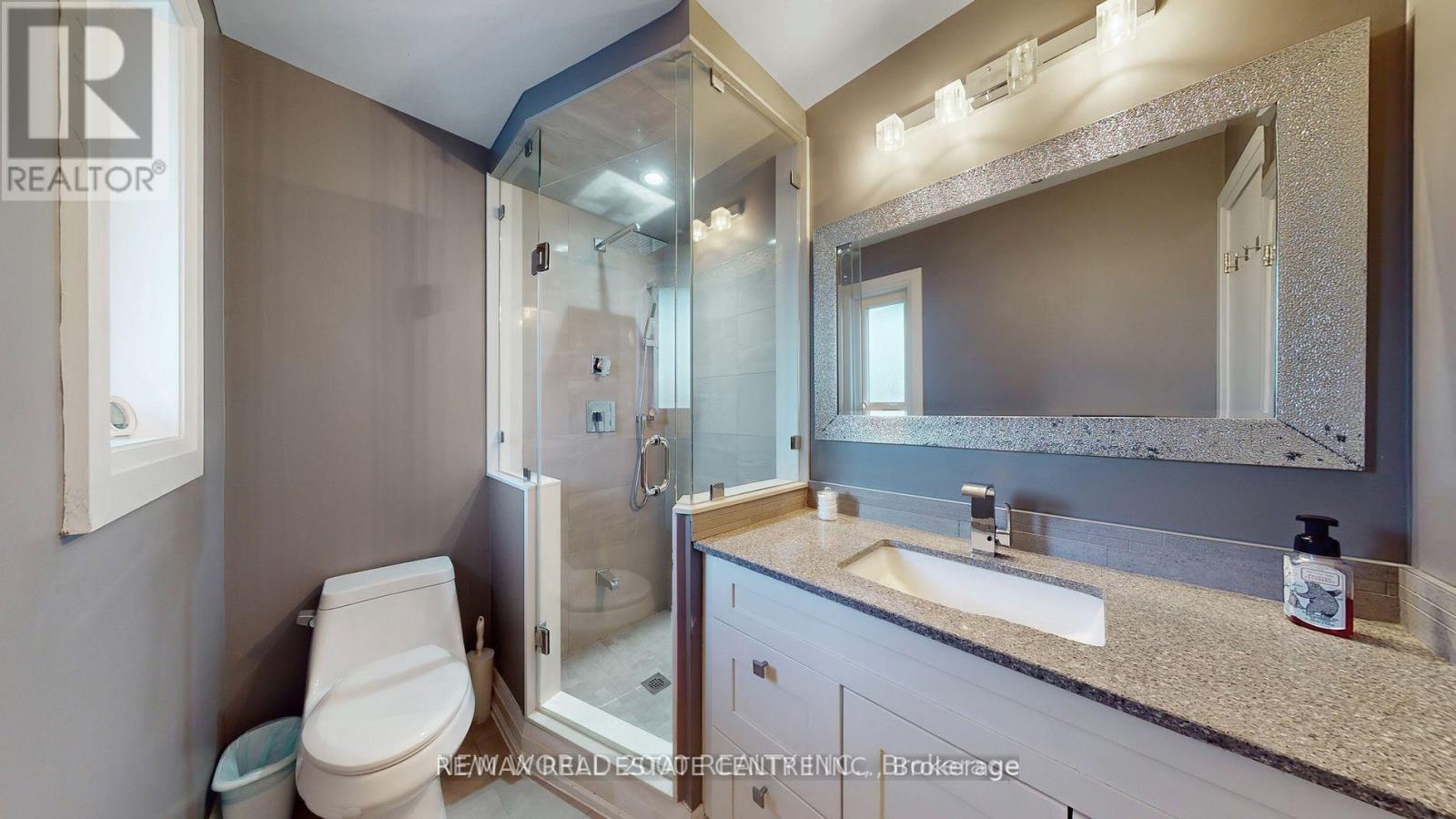 10 Suburban Drive, Mississauga, Ontario  L5N 1G5 - Photo 18 - W13523644