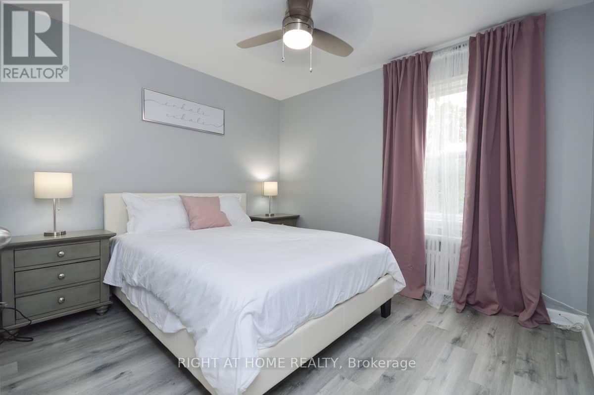 9 Donald Avenue, Toronto, Ontario  M6M 1J7 - Photo 11 - W13523682
