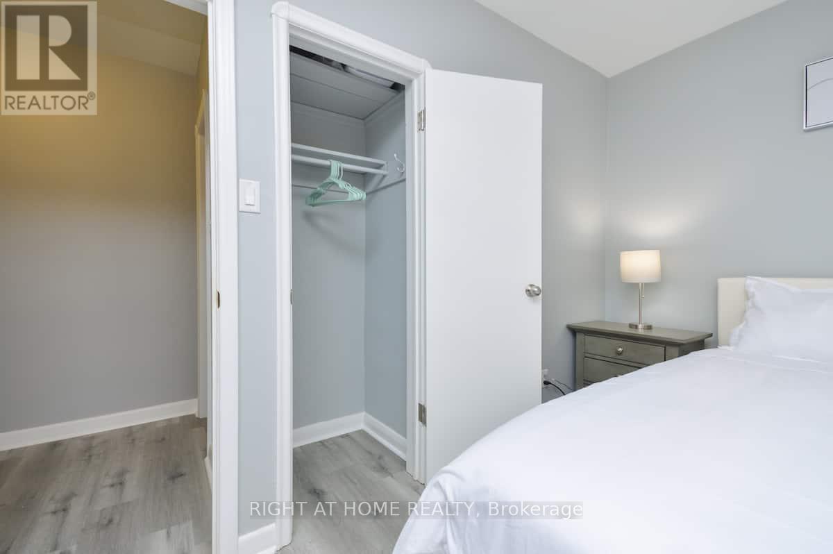 9 Donald Avenue, Toronto, Ontario  M6M 1J7 - Photo 14 - W13523682