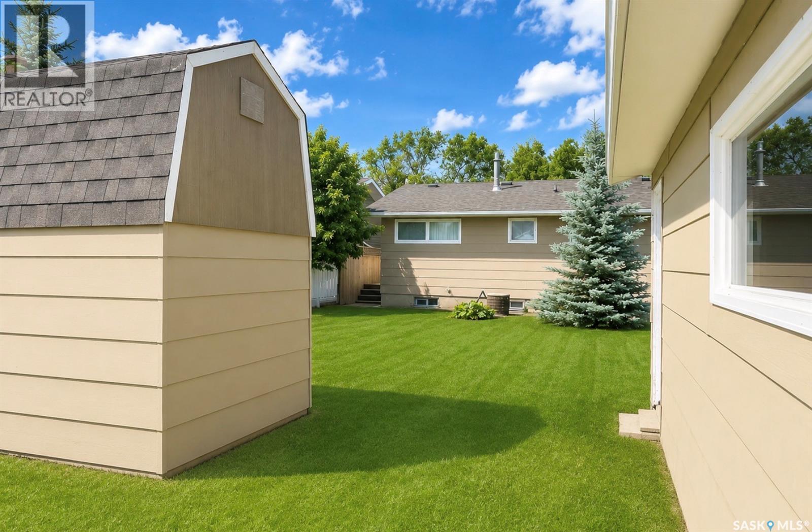 605 5th Avenue W, Assiniboia, Saskatchewan  S0H 0B0 - Photo 3 - SK041512