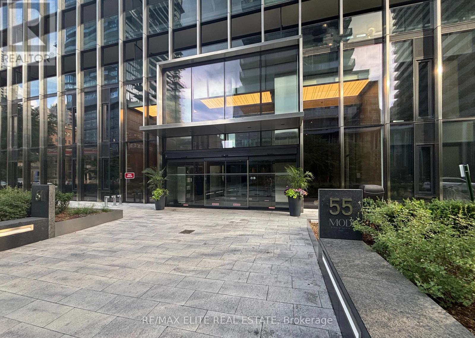 TH10 - 55 CHARLES STREET E, Toronto, Ontario