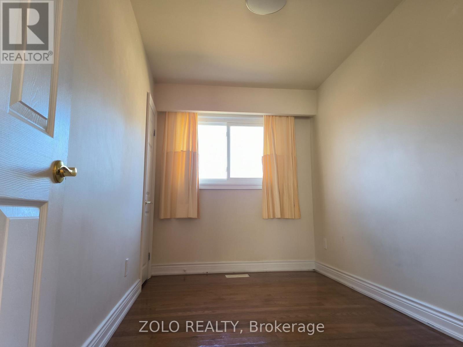 Main Floor - 4 Cloebury Court, Toronto, Ontario  M2R 1V8 - Photo 3 - C13523722