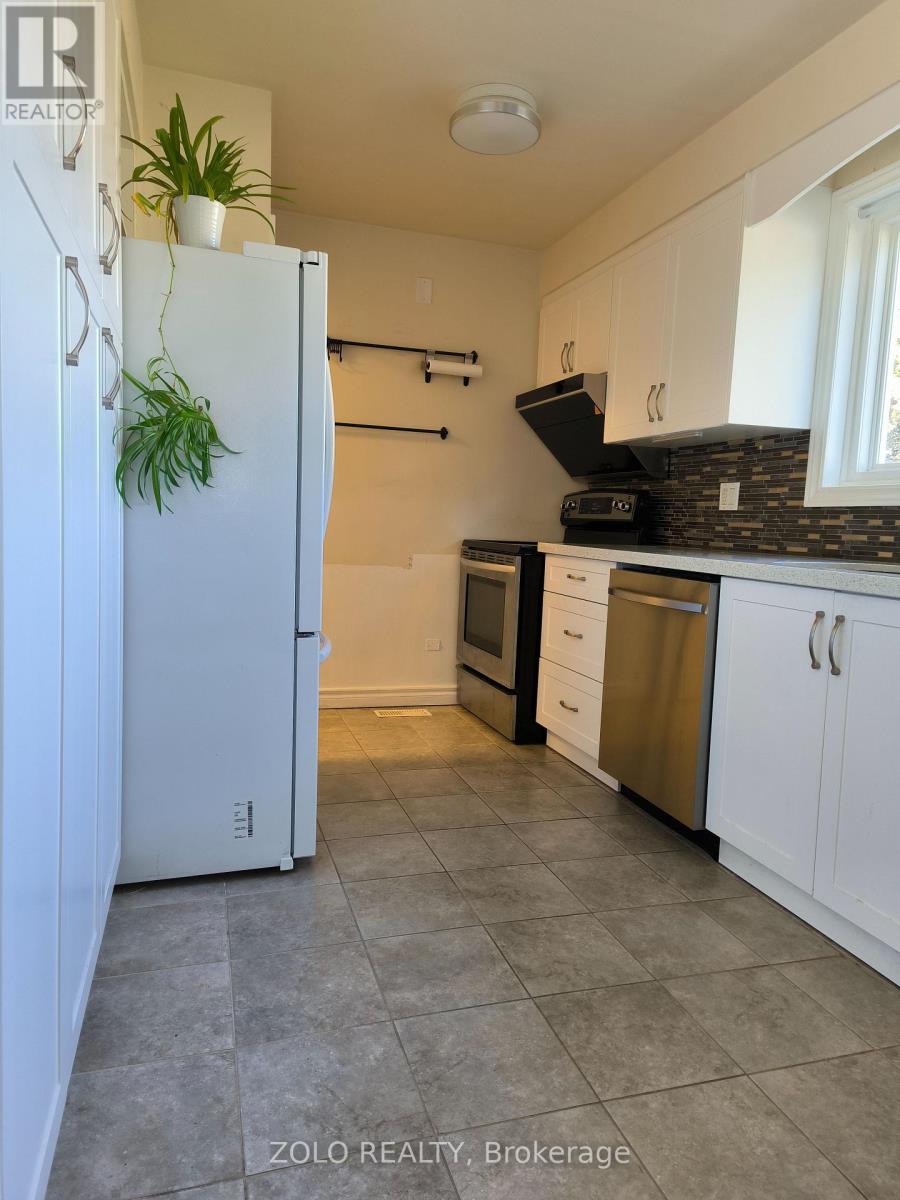 Main Floor - 4 Cloebury Court, Toronto, Ontario  M2R 1V8 - Photo 7 - C13523722