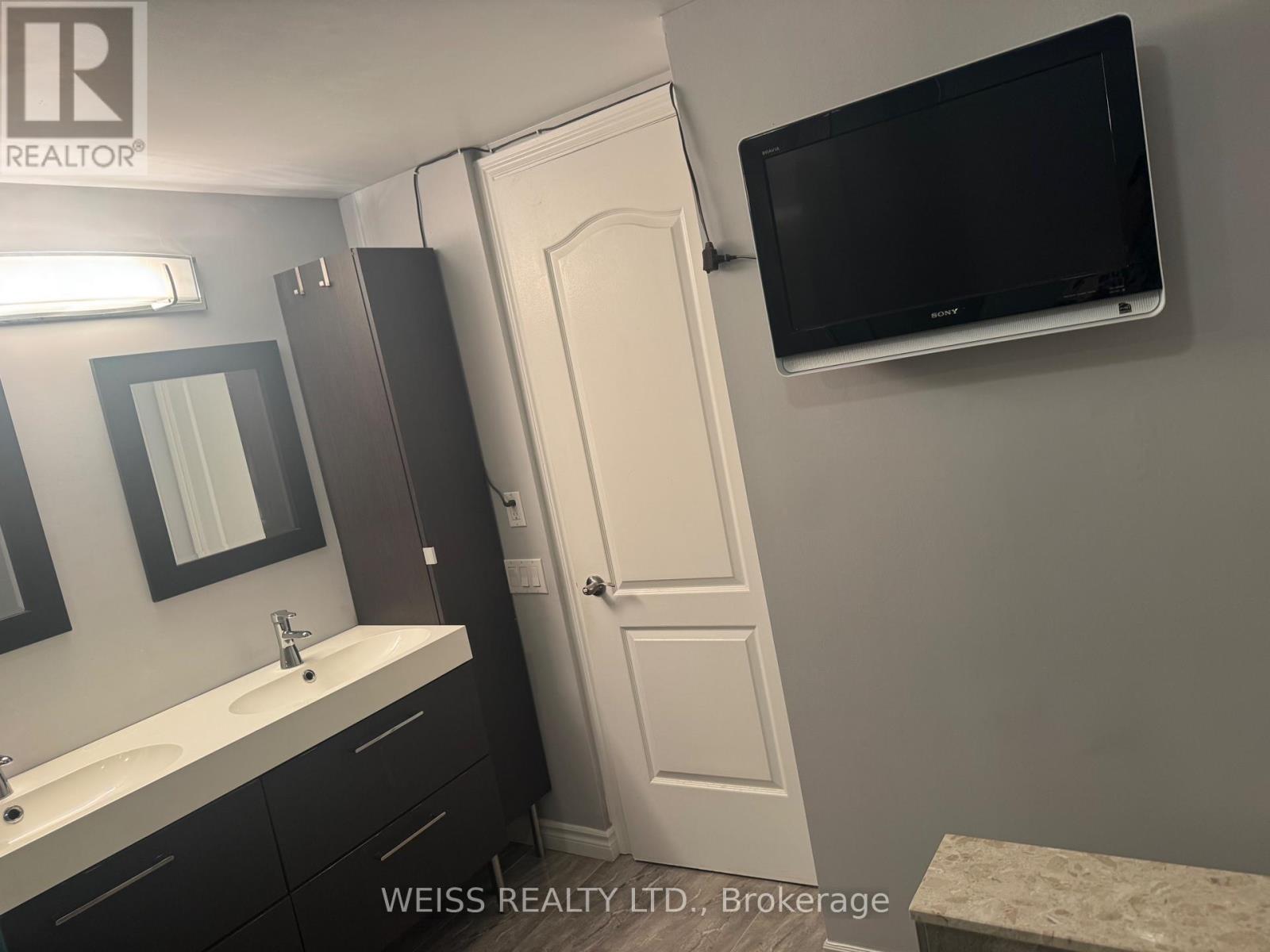 221 - 18 William Carson Crescent, Toronto, Ontario  M2P 2G6 - Photo 10 - C13172138