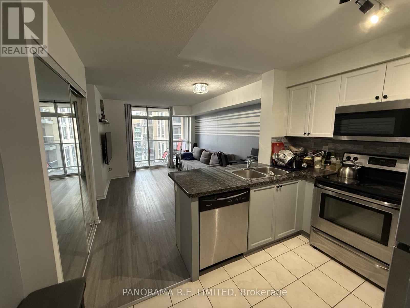 1701 - 3 Michael Power Place, Toronto, Ontario M9A 0A2 - Photo 7 - W13523742