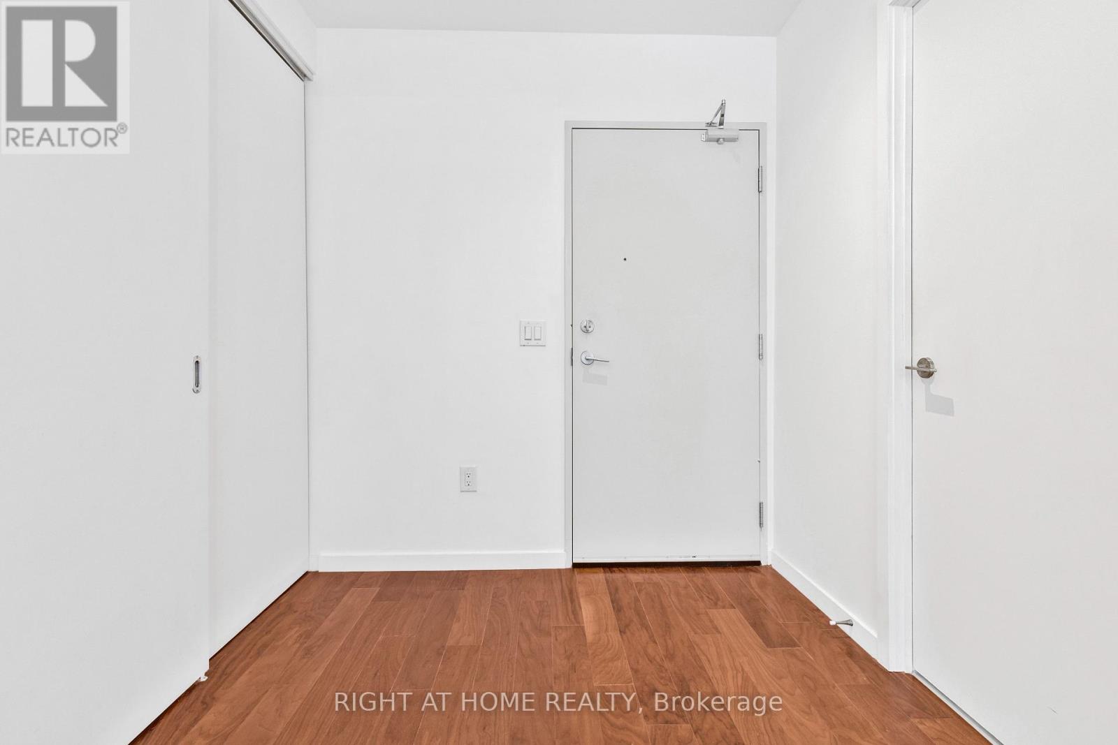 306 - 32 Trolley Crescent, Toronto, Ontario  M5A 0E8 - Photo 17 - C13523778