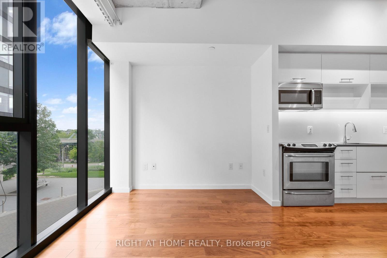 306 - 32 Trolley Crescent, Toronto, Ontario  M5A 0E8 - Photo 2 - C13523778