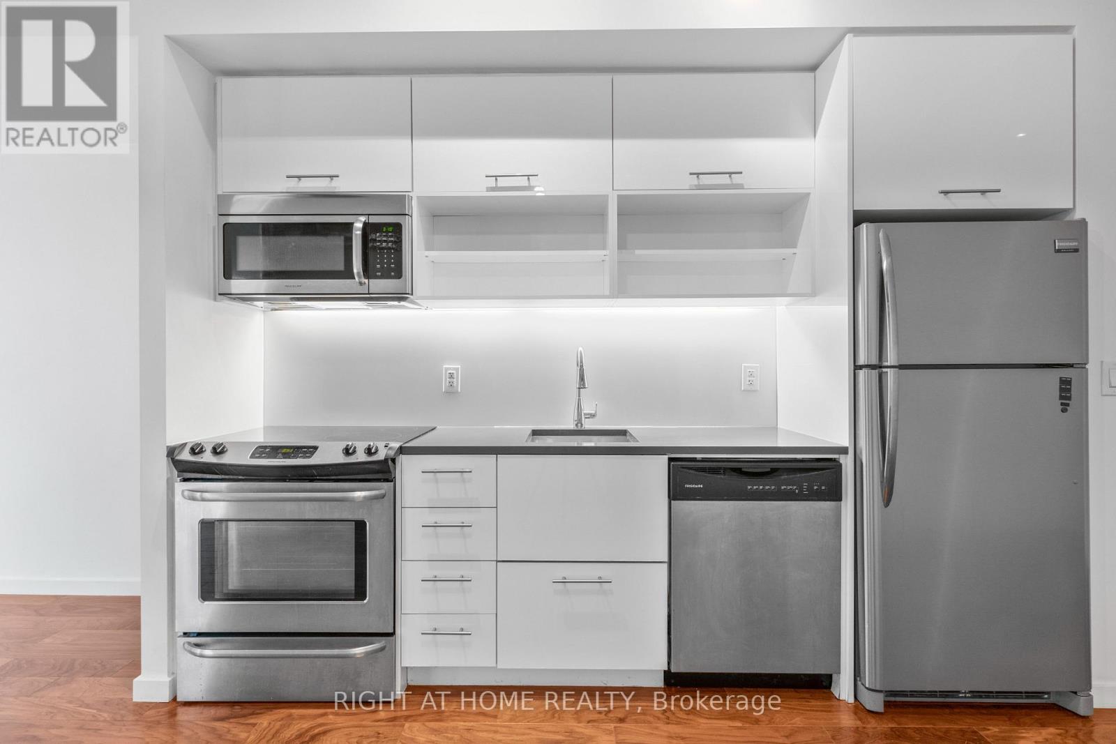 306 - 32 Trolley Crescent, Toronto, Ontario  M5A 0E8 - Photo 6 - C13523778