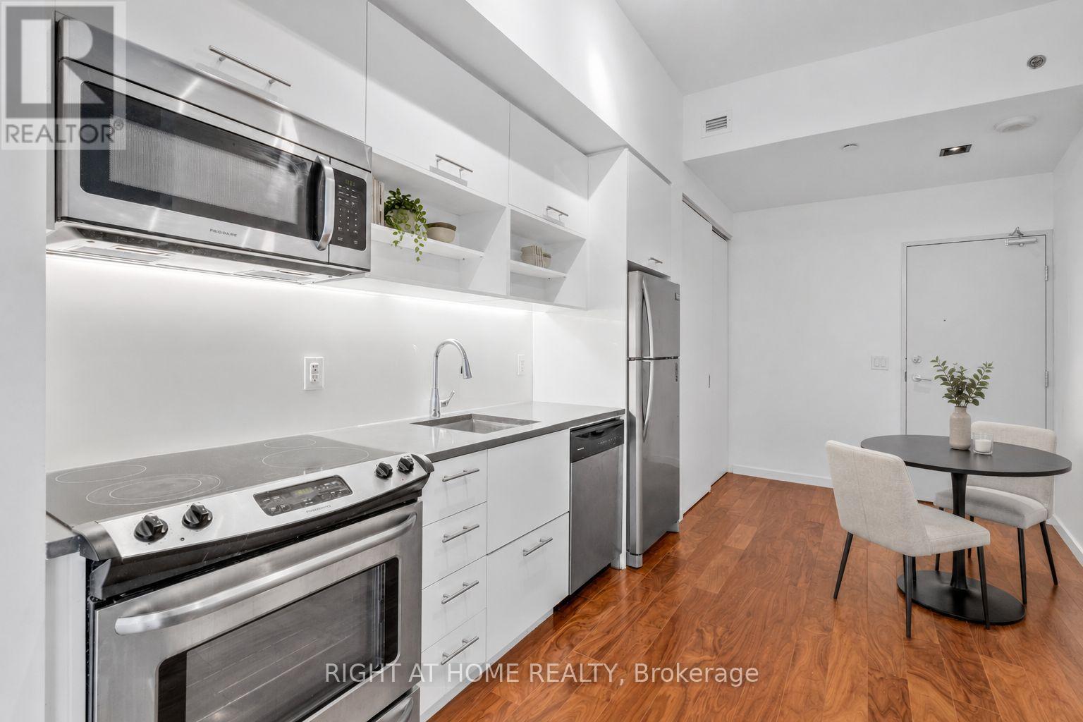 306 - 32 Trolley Crescent, Toronto, Ontario  M5A 0E8 - Photo 7 - C13523778