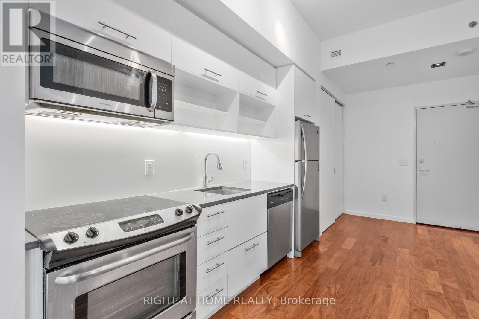 306 - 32 Trolley Crescent, Toronto, Ontario  M5A 0E8 - Photo 8 - C13523778