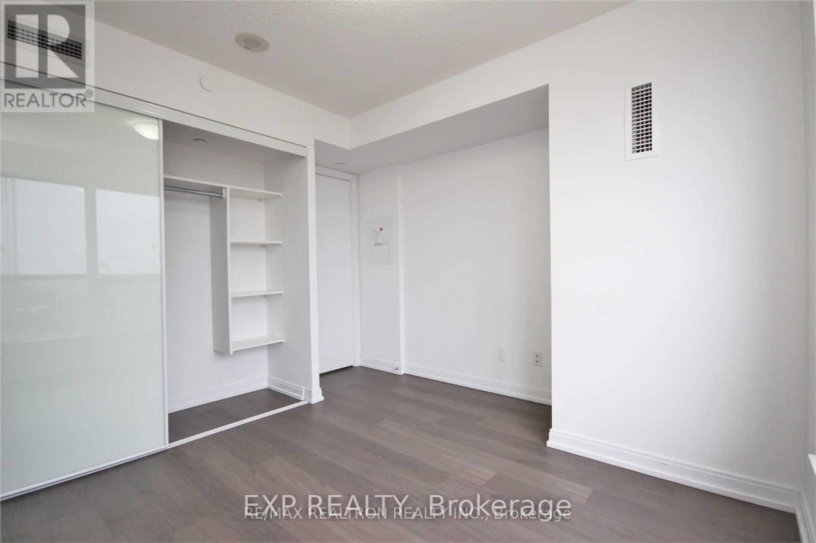 1107 - 255 Village Green Square, Toronto, Ontario  M1S 0L3 - Photo 5 - E13523766