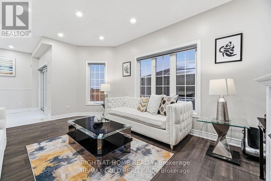 Upper Unit - 29 Laurentide Crescent, Brampton, Ontario  L6P 1Y3 - Photo 11 - W13523770